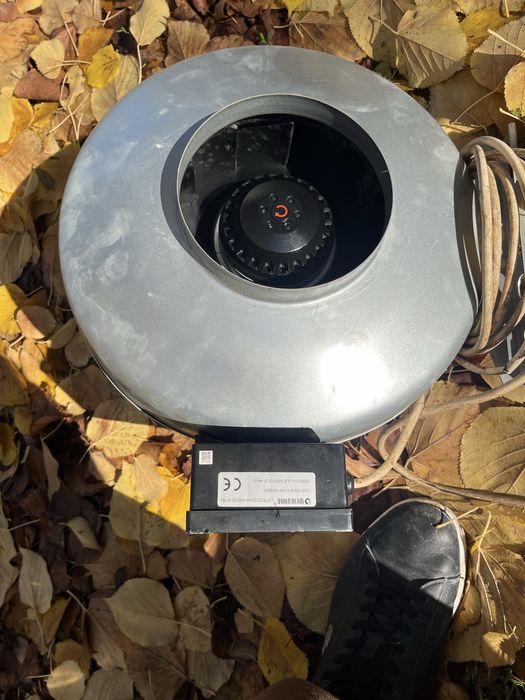 Вытяжка на 220 новая