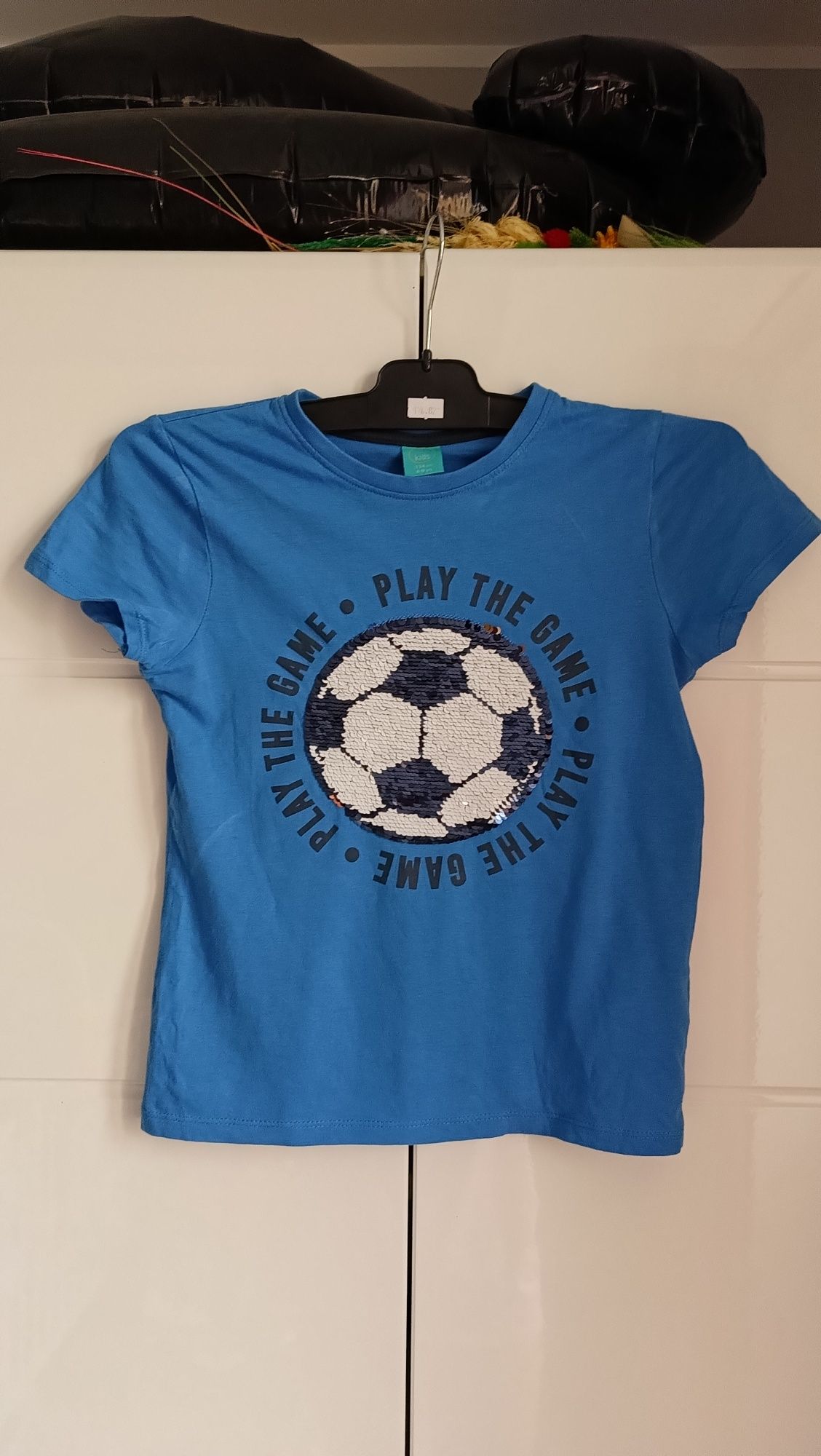 Koszulka t-shirt chłopięcy little kids 8/9 lat z piłką cekiny