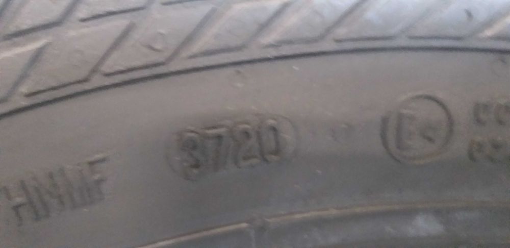 Szt4141F Sztuka 225/70R15C Continental VanContact 4Season dot.3720