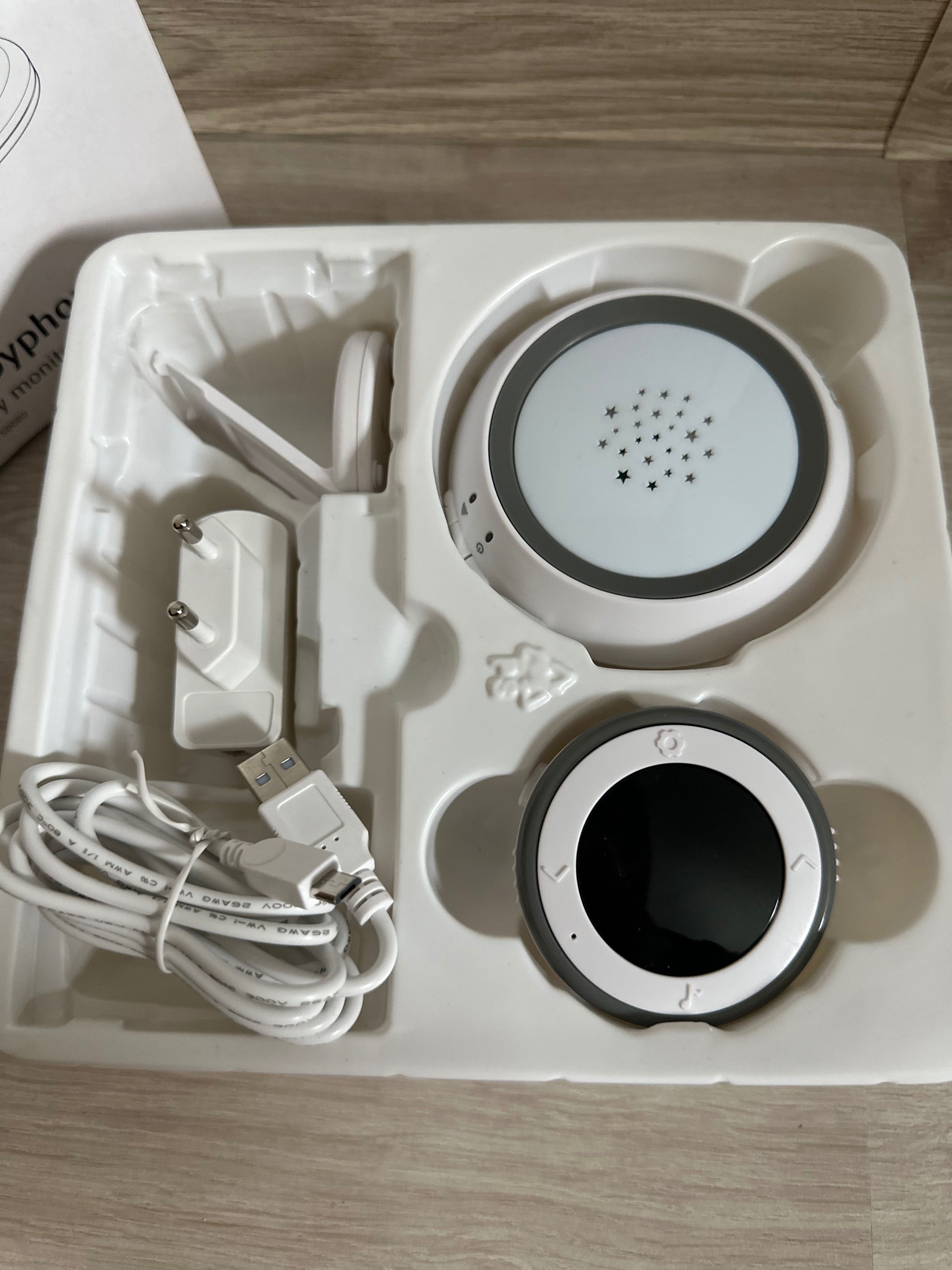 Cyfrowa niania audio z lampką projektorem gwiazd i pozytywką - REER