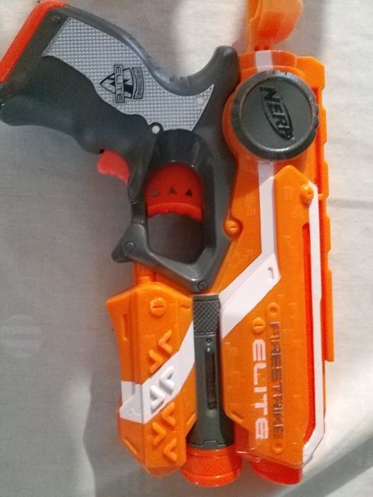 Nerf e lançador -