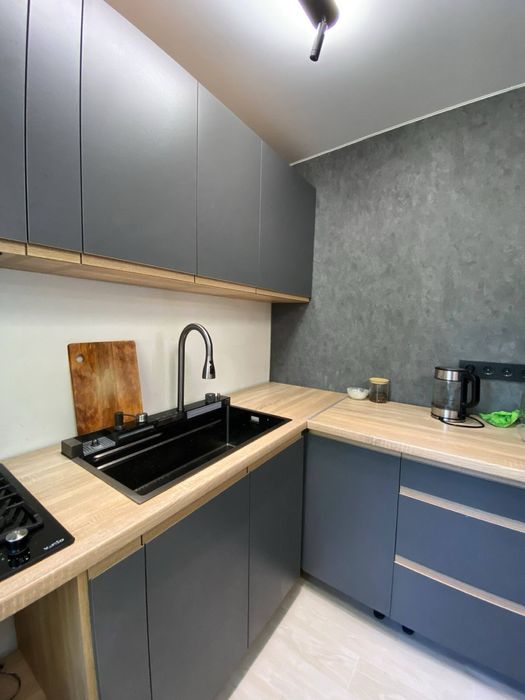 Продам 1 комнатную квартиру с новым ремонтом, техникой,мебелью.