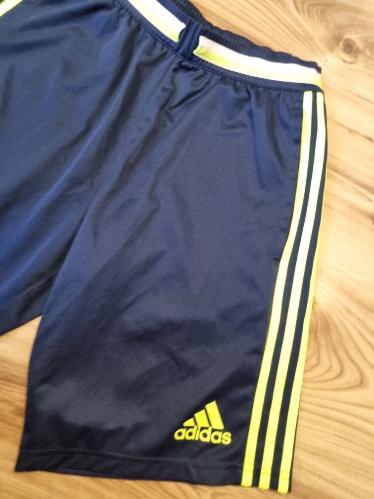 Spodenki Adidas S 36 Szwecja jak nowe z kieszeniami