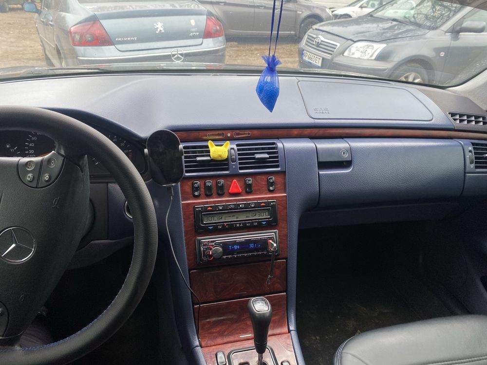 Продам мерседес w210