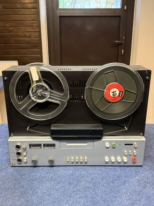 Magnetofon szpulowy Braun TG1000 proj. Dieter Rams 3-silnikowy