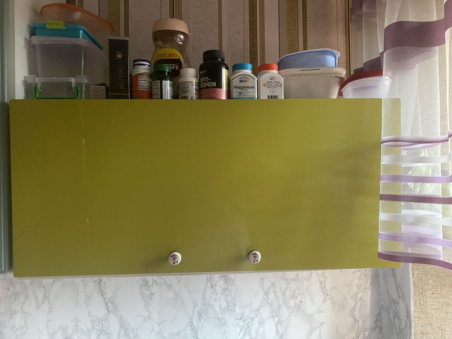 Продам навісний шкаф для кухні