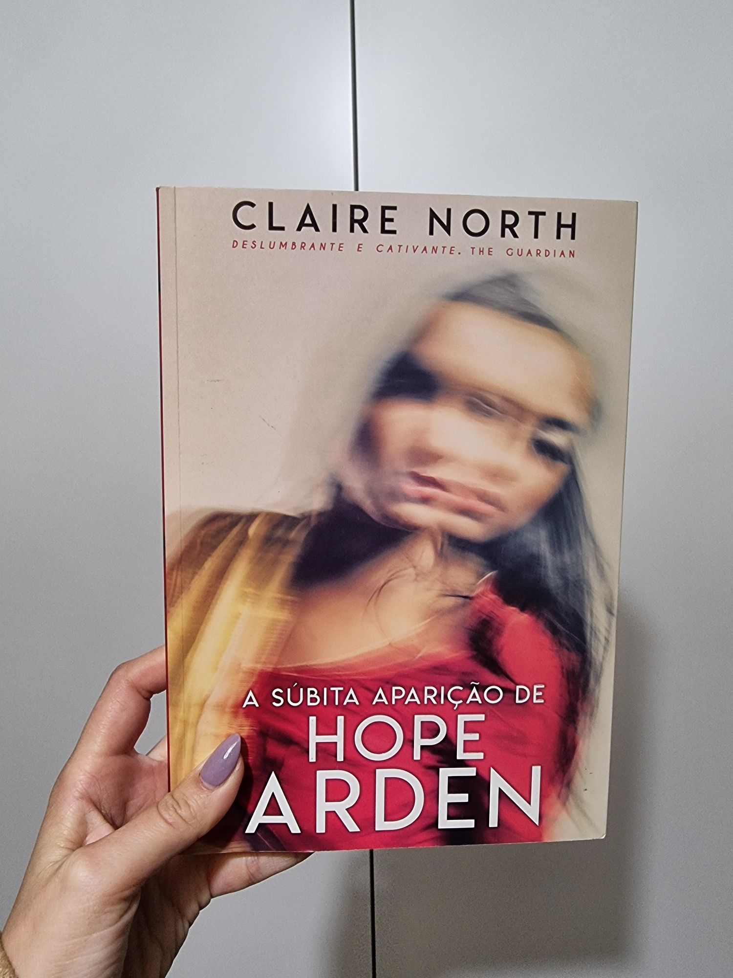 A Súbita Aparição de Hope Arden