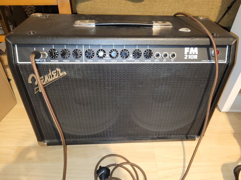 Wzmacniacz fender fm210r