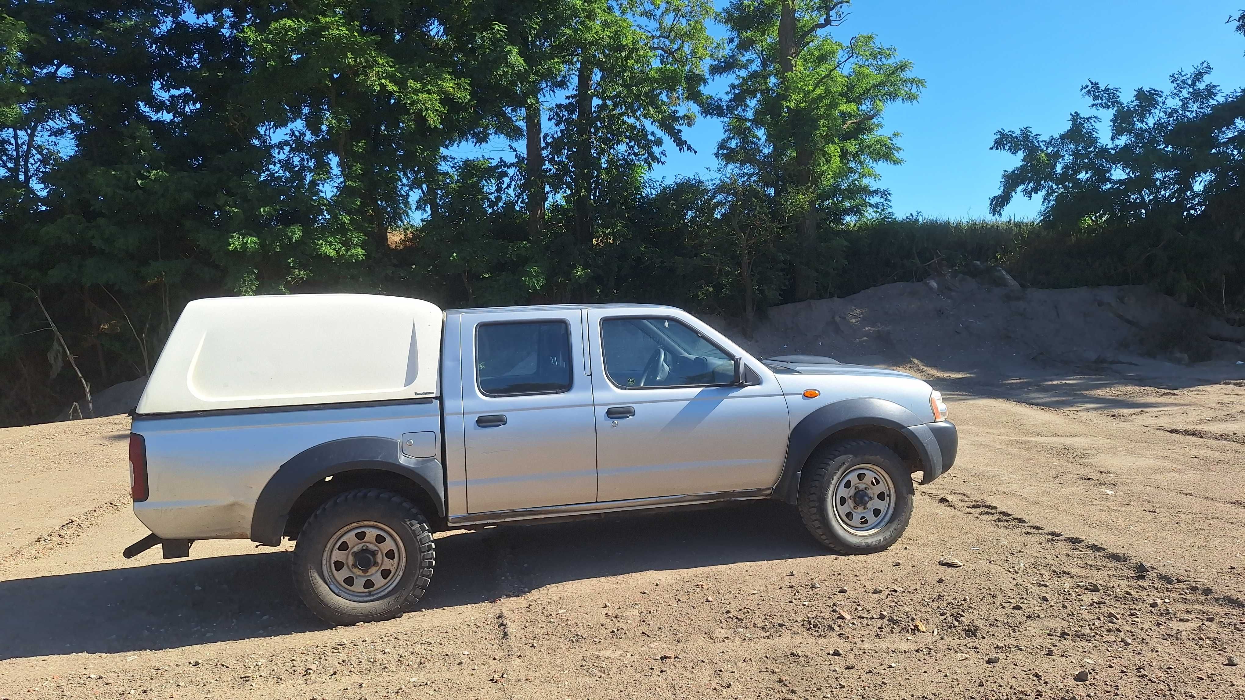 Nissan NP300 Pick Up 2009 r. hak 5-osobowy 133KM napęd 4x4