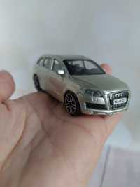 Bburago Audi Q7 1:43