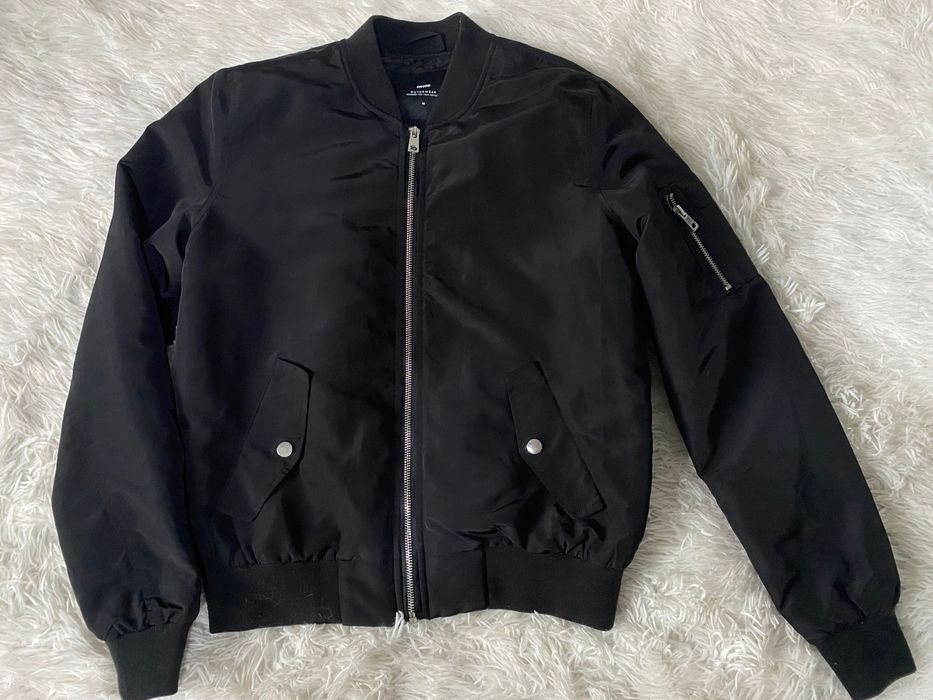 Чорний бомбер Cropp