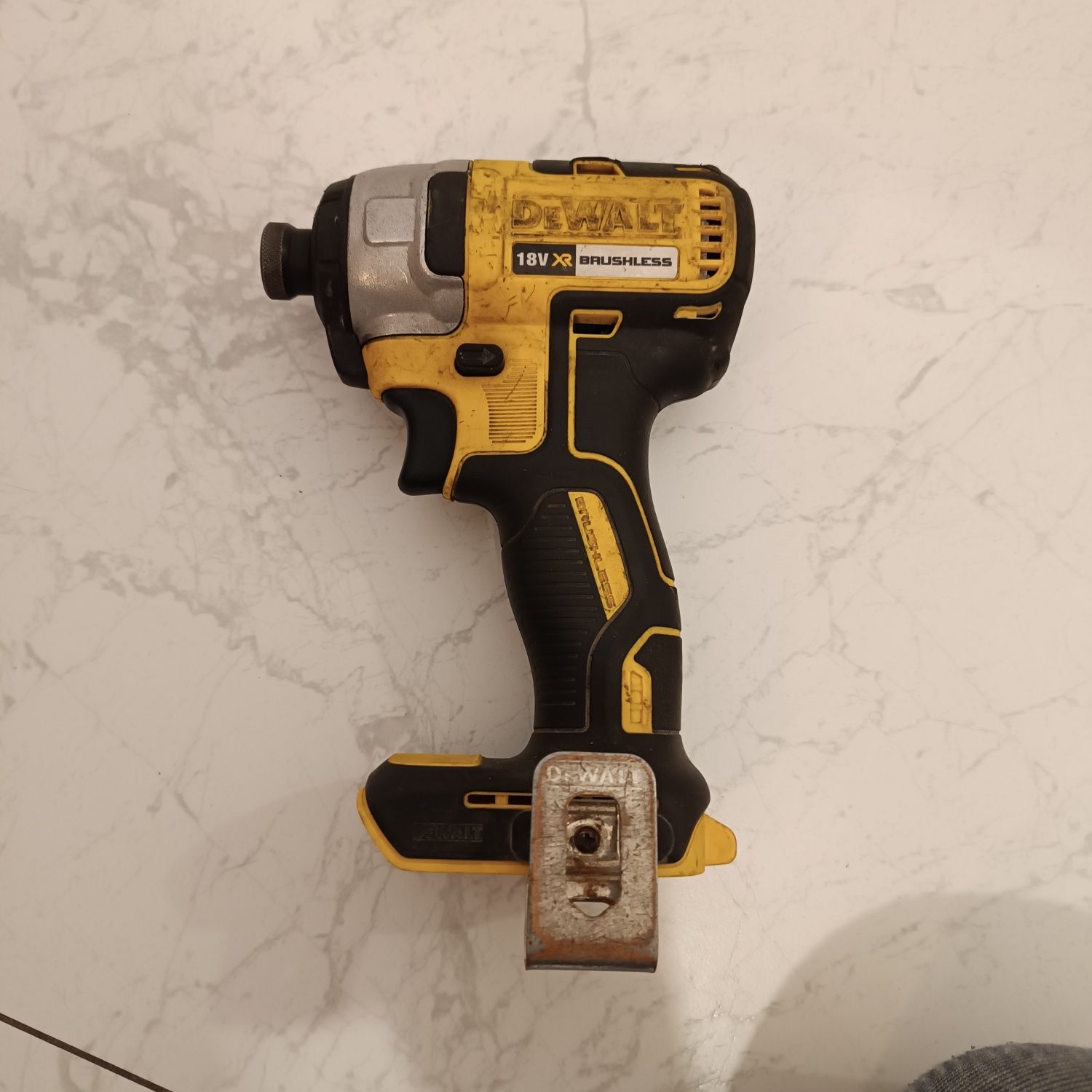 Zakrętarka DeWalt DCF 787