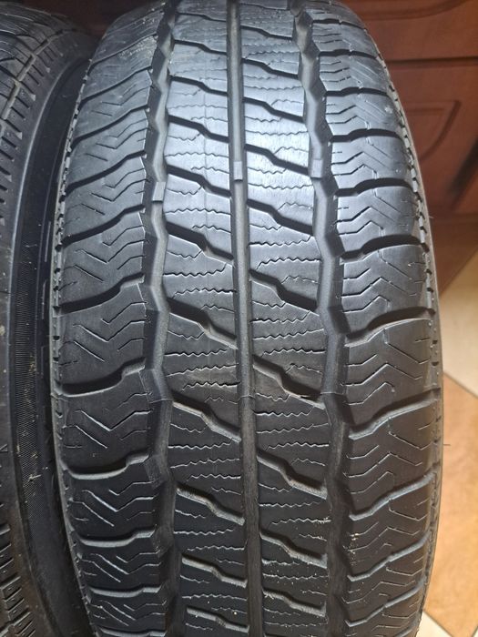 Opony  zimowe  MAXXIS  205/65R15C