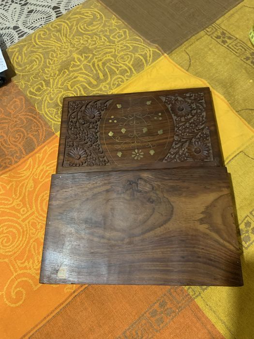 Шкатулка из розового дерева ручная работа инкрустирована латунью