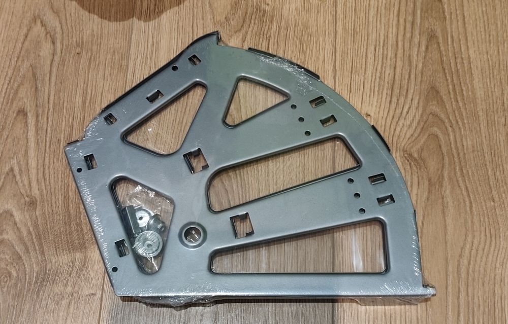 2 zawiasy do regałów