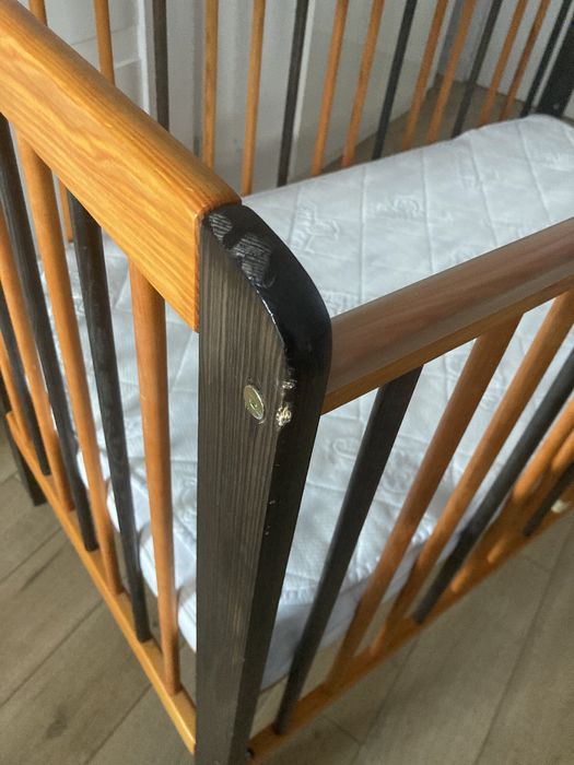 Drewex lozeczko z opuszczanym bokiem czarno pomaranczowe 120x60