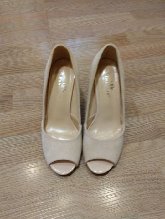 Продам женскую обувь