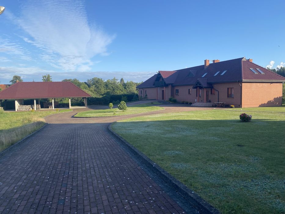 wynajmę dom 200m2 7 pokoi +pomieszczenia gospodarcze 700m2