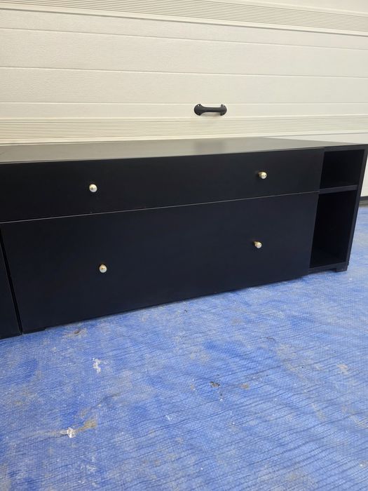 Szafka po telewizor do salonu