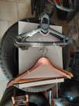 2 Conjuntos de cruzetas para a roupa em bom estado geral