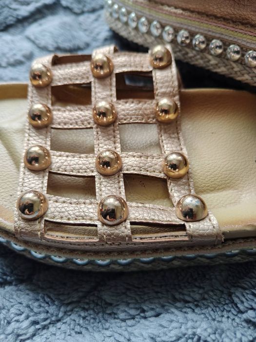 Босоножки 36 раз.