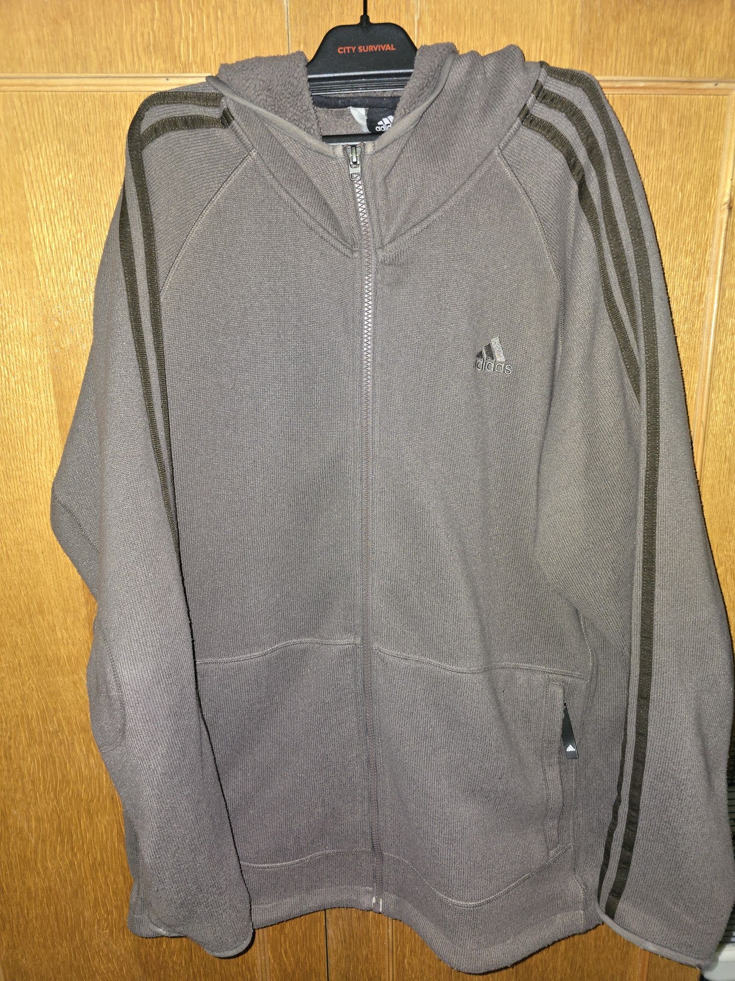 Продам кофту Adidas