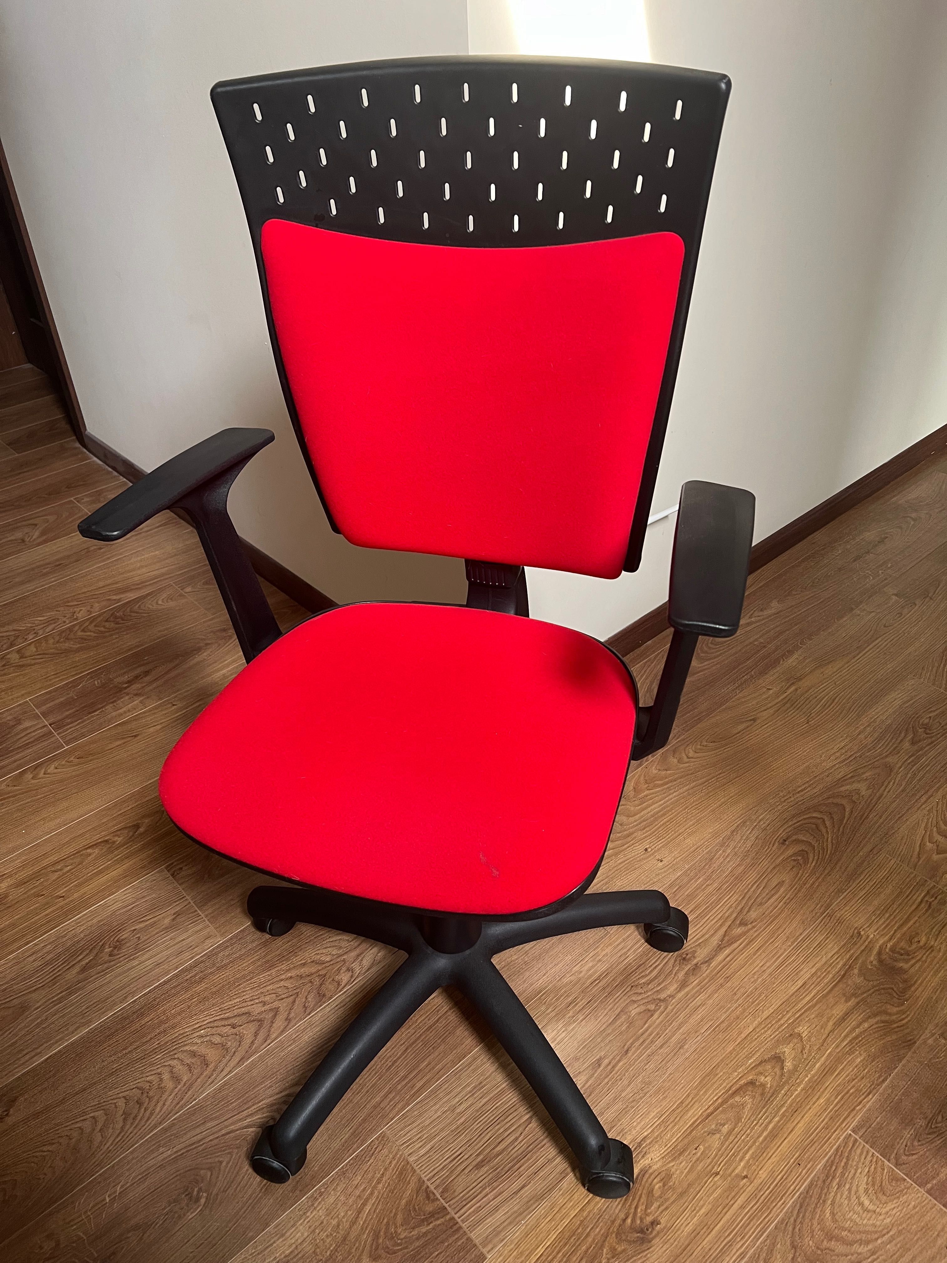 Krzesło fotel biurowy Stilo, czerwone