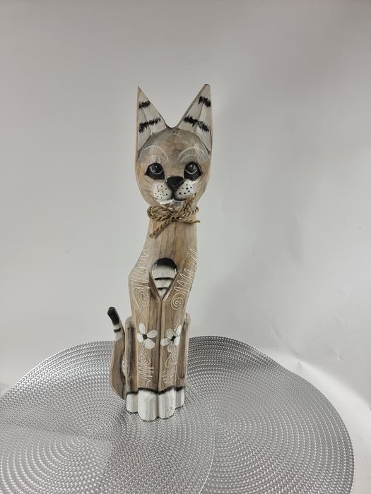 Koty stojące drewniane z drewna figurki kotów kotki ozdobne