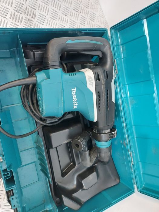 Перфоратор Makita HR 4013 C