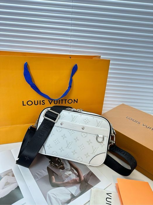 Louis Vuitton mano alpha сумка мужская белая кожаная оригинал