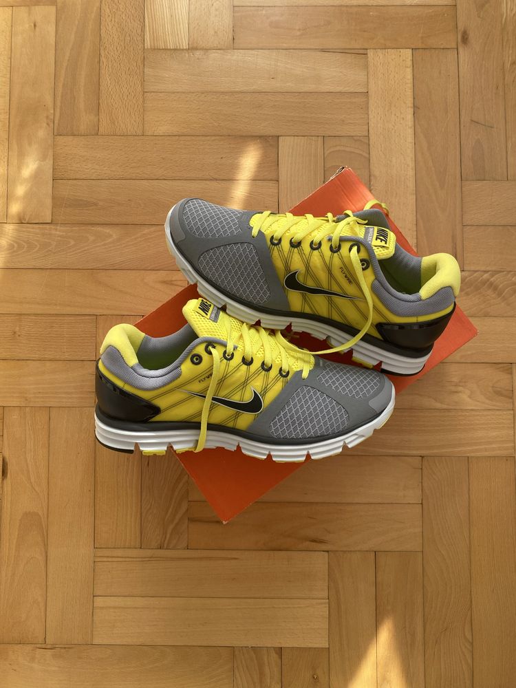 nike lunarglide+ 2 z roku 2010 us9 nowe biegówki