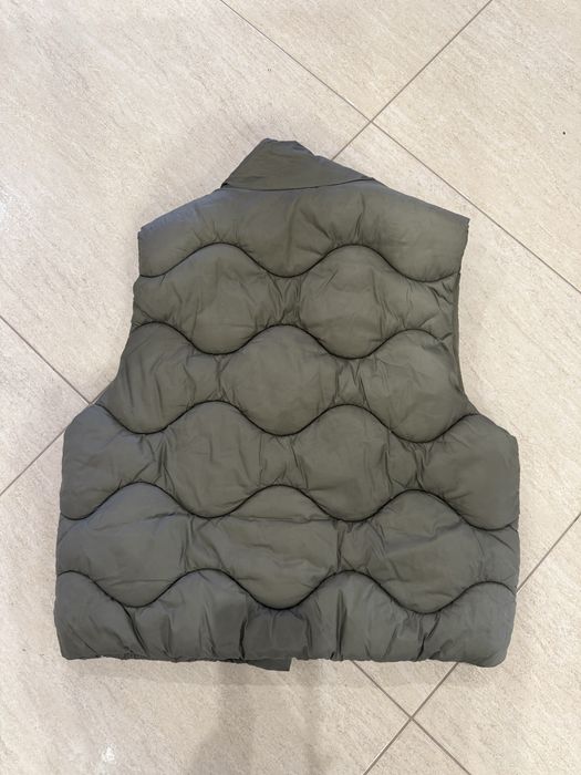 Продам жилетку zara