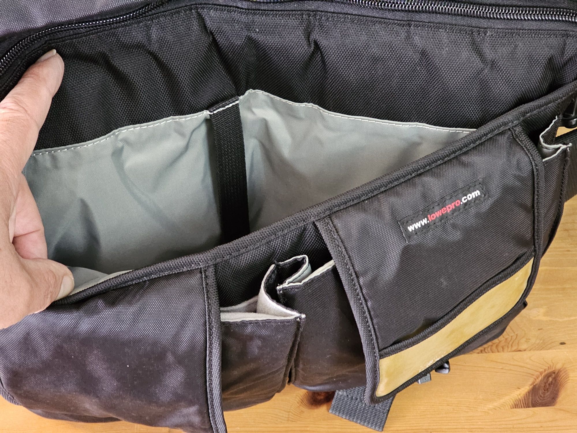 Lowepro Classified 200 AW Shoulder Bag