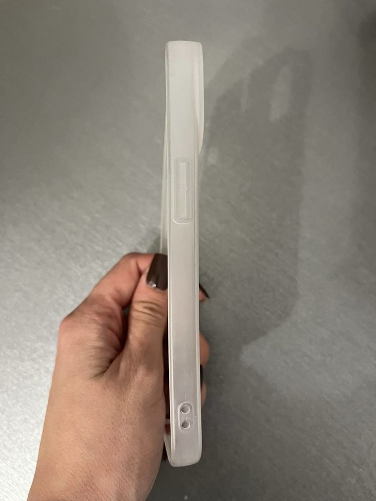 Чохли iPhone 13