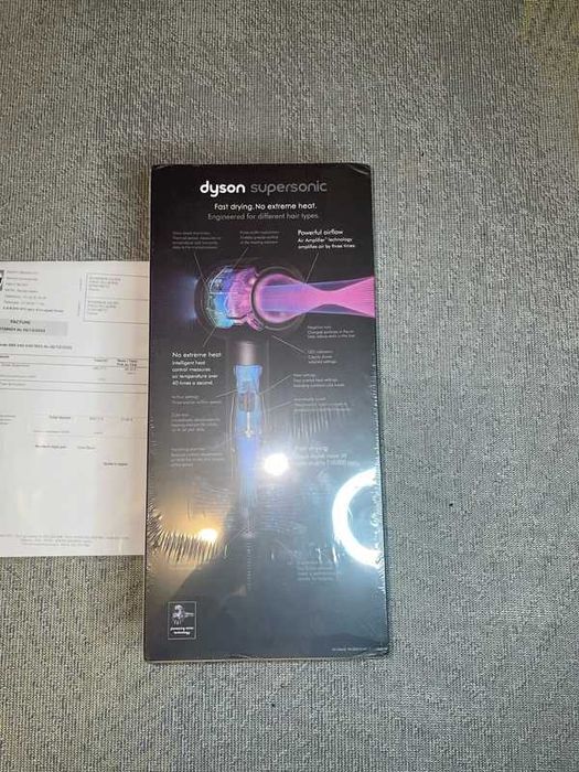 Świetna suszarka do włosów.