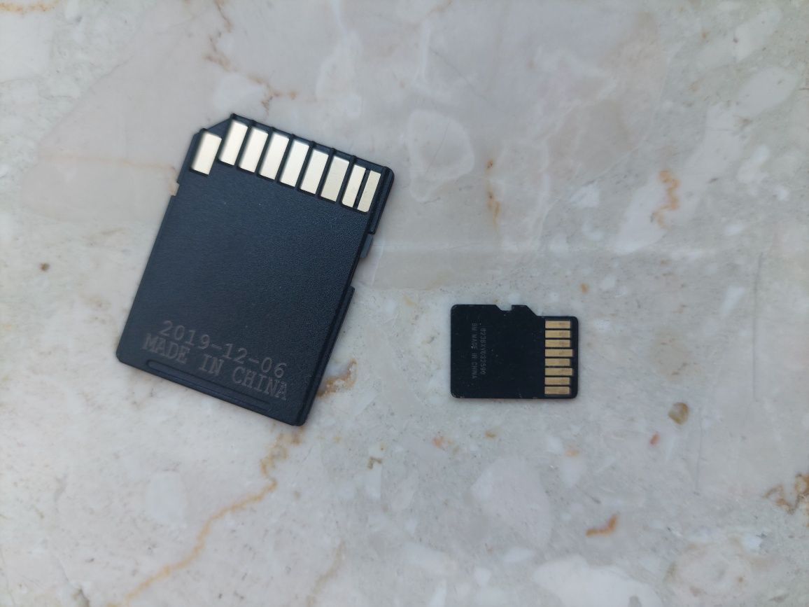 SanDisk Ultra 32 GB microSDHC Memory Card + SD Adapter