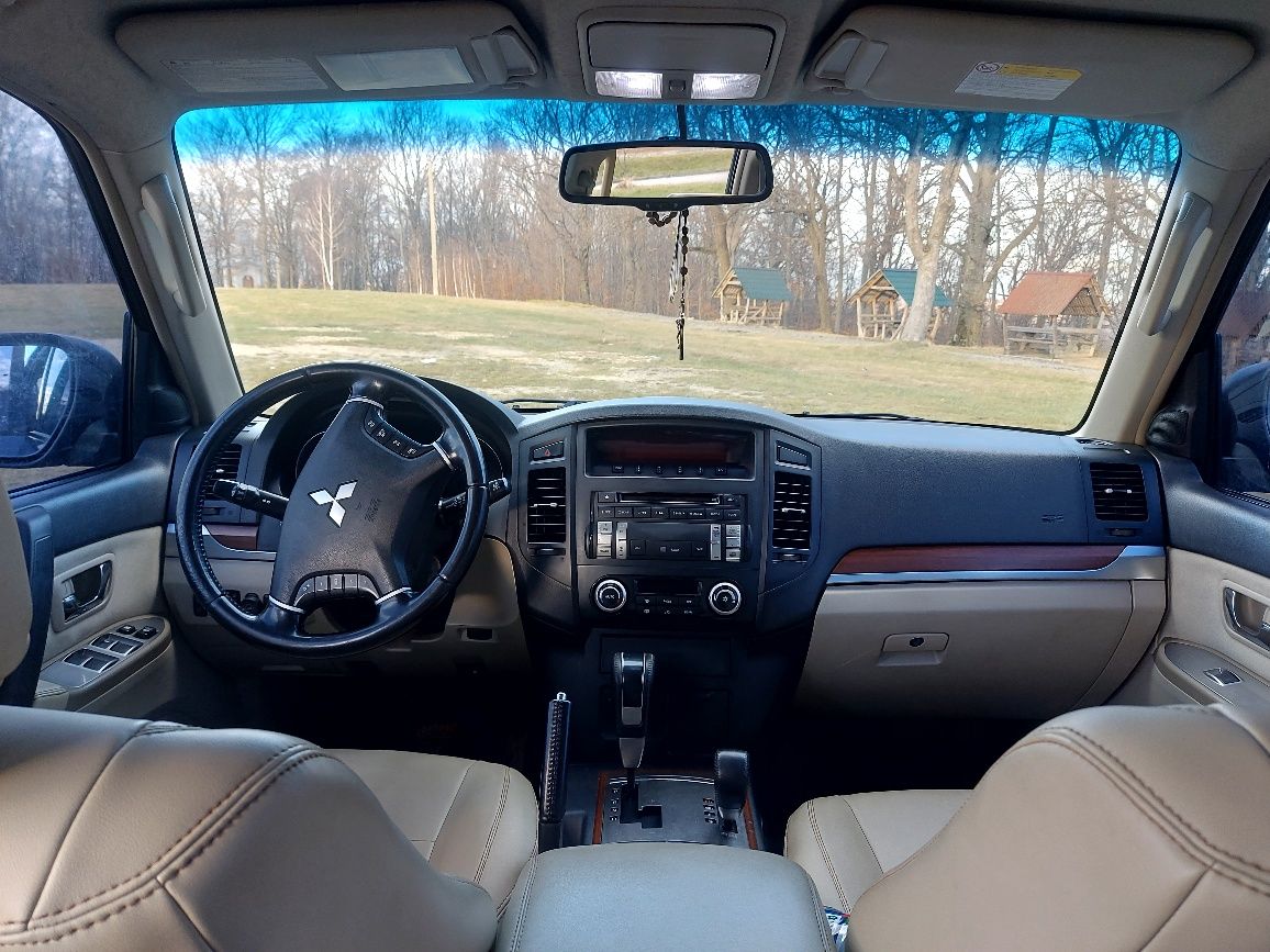 Mitsubishi Pajero 2007року