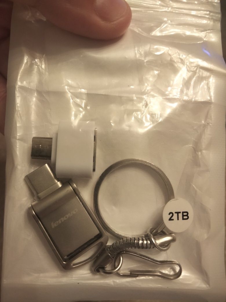 Pen LENOVO 2TB com adaptador para Mac