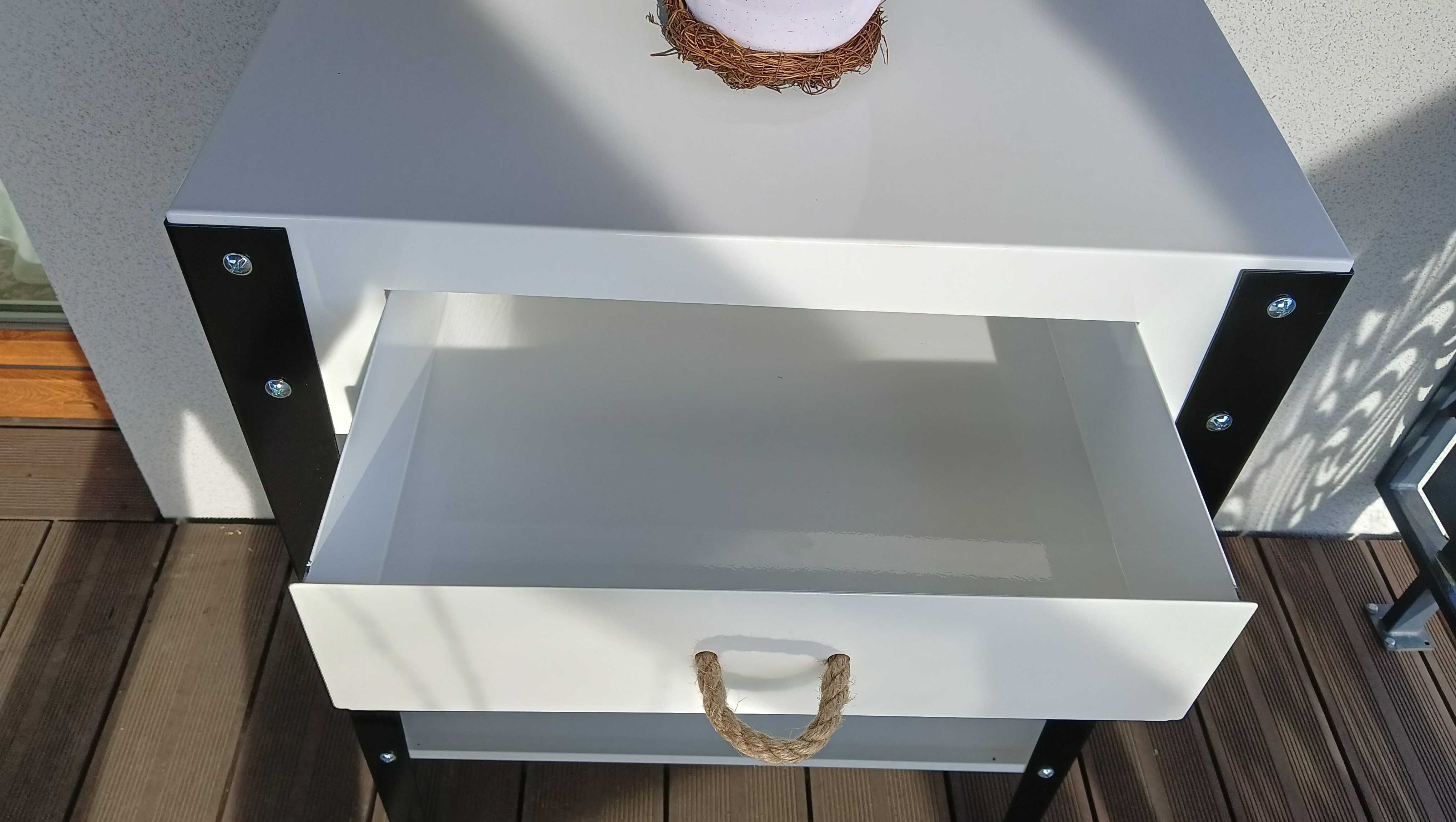 Stylowe, eleganckie metalowe szafki na taras