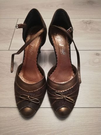 Buty na wysokim obcasie rozmiar 38