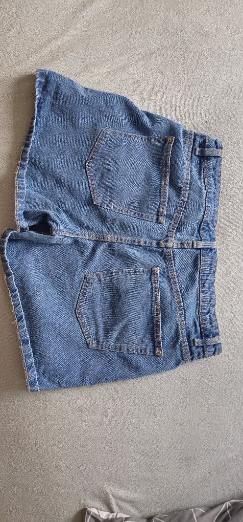 Krótkie spodnie jeansowe Mom fit Sinsay 40