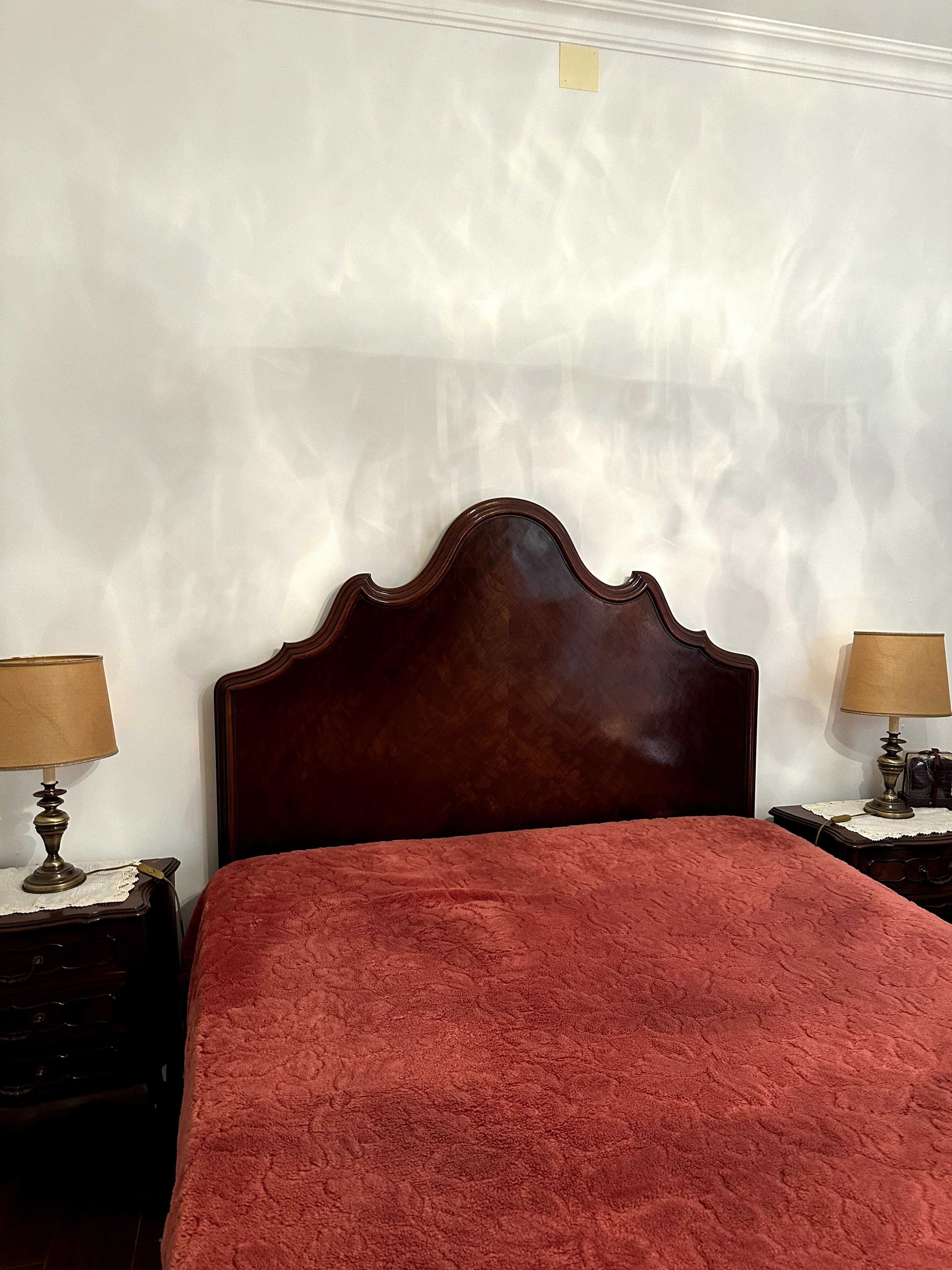 Cama em madeira 1.40mx2.00m com colchão incluído