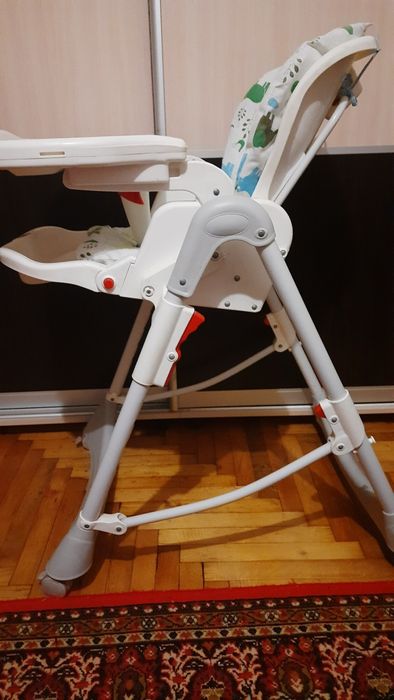 Дитячий стол для годування