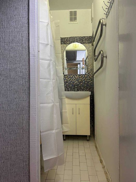 Сдам 1 км квартиру р-н метро Холодная гора