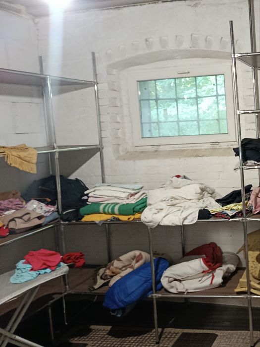 Оренда будинку, ферми, склад, територія, корівник, поле для випасу