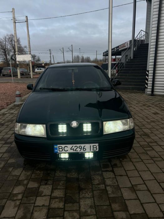 Авто Шкода Октавія Тур