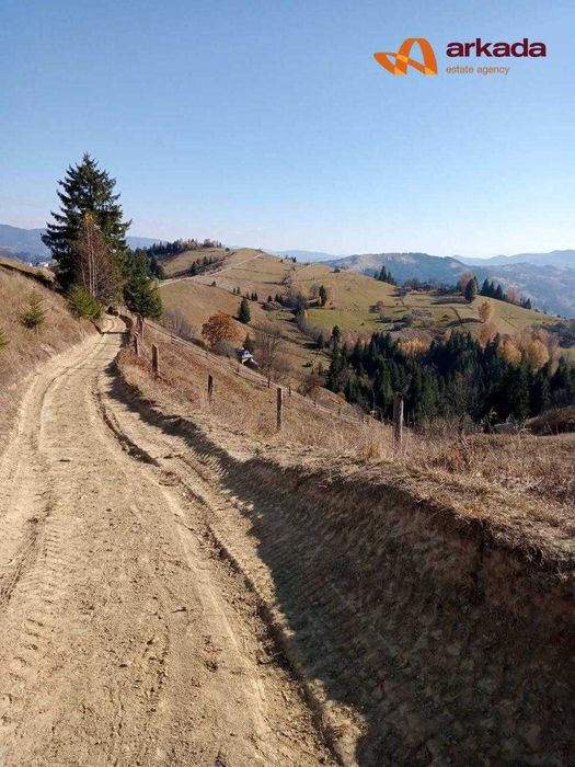 Продаю мальовничу ділянку з будиночком в горах