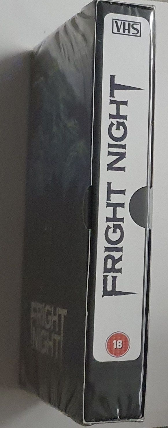 "Postrach Nocy" / "Frigft Night" Blu-Ray edycja VHS RETRO UK  bez PL