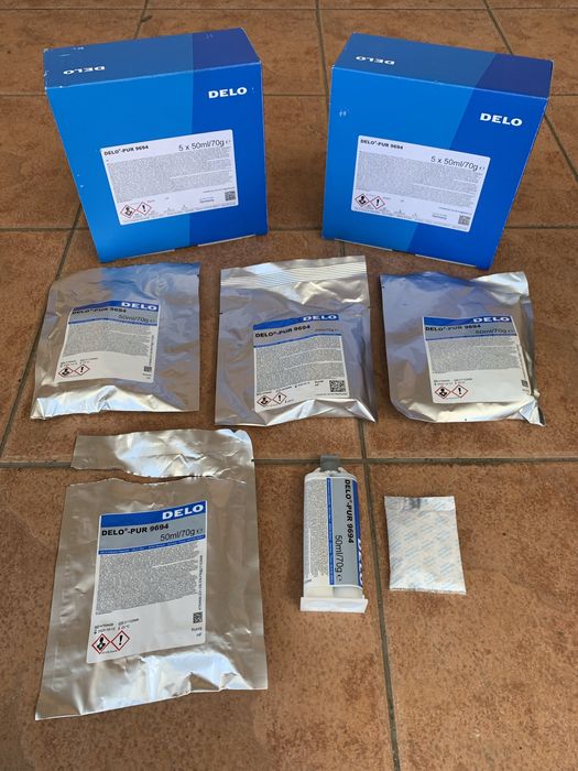 Двокомпонентний клей Delo-pur 9694
