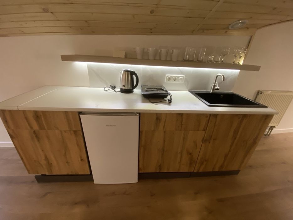 Апартаменти всі номера з кондиціонером, нові після ремонту, з кухнею.